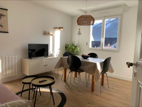 Salon Eugénie  www.gitesdesgirouettes.fr